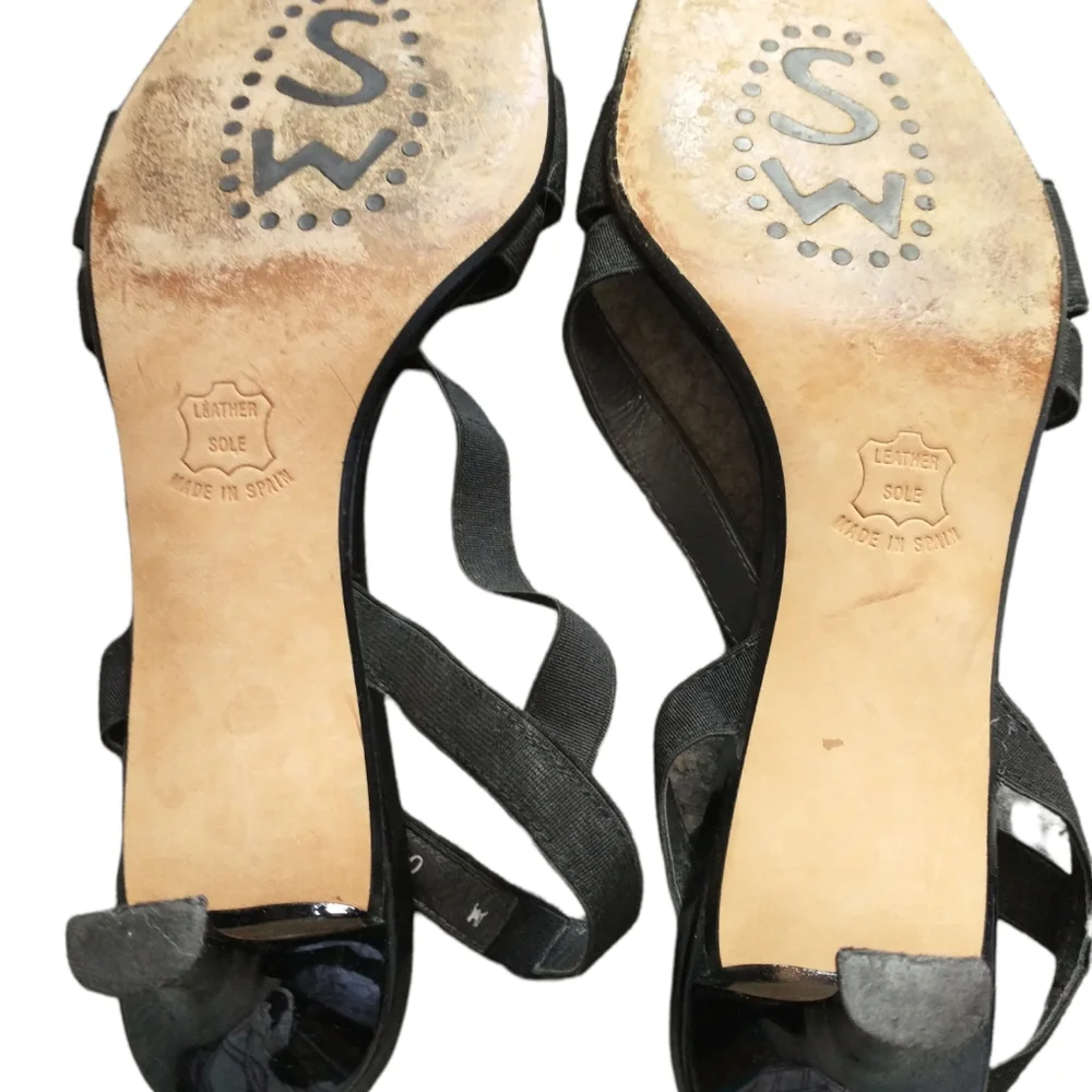 Stuart weitzman Kitten heel slingback